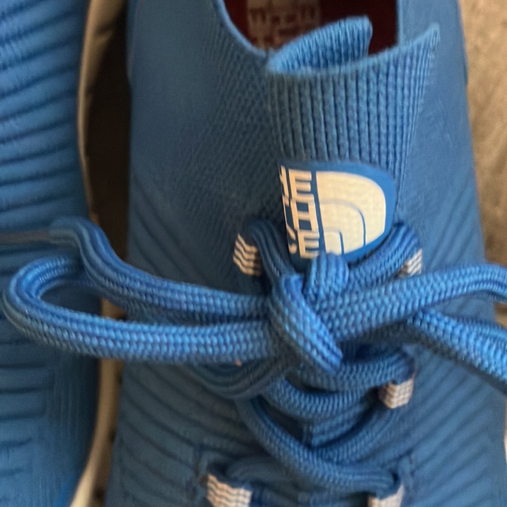 The North Face sneakers 8.5 - Picture 6 of 12